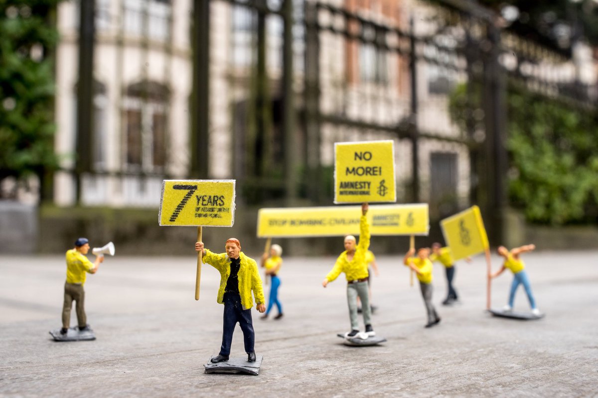 DeGraeveWies's tweet photo. Tiny protest against massive injustice in front of Syrian Embassy in Brussels. On the 7th anniversary of the Syrian conflict we demand protection of civilians and justice for #Syria #tinybutloud https://t.co/7i27seSVlw
