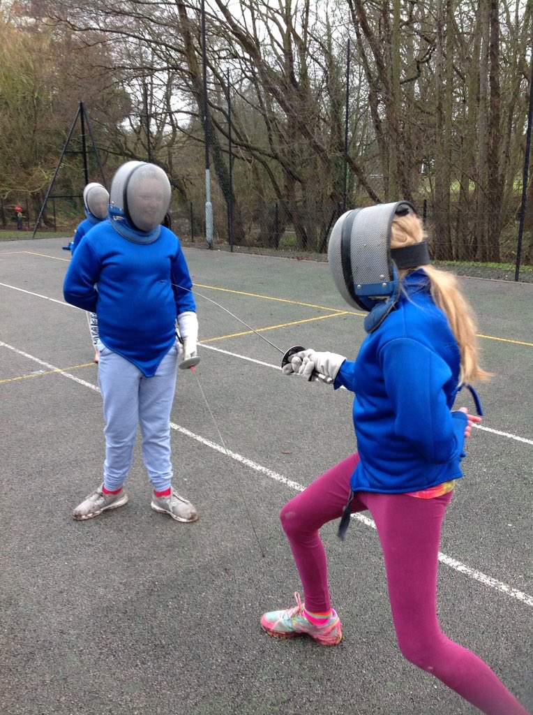 mbk_y6's tweet photo. Morning from the Sheep Squad! All geared up for fencing #Enguarde https://t.co/SgbPuC2zuW