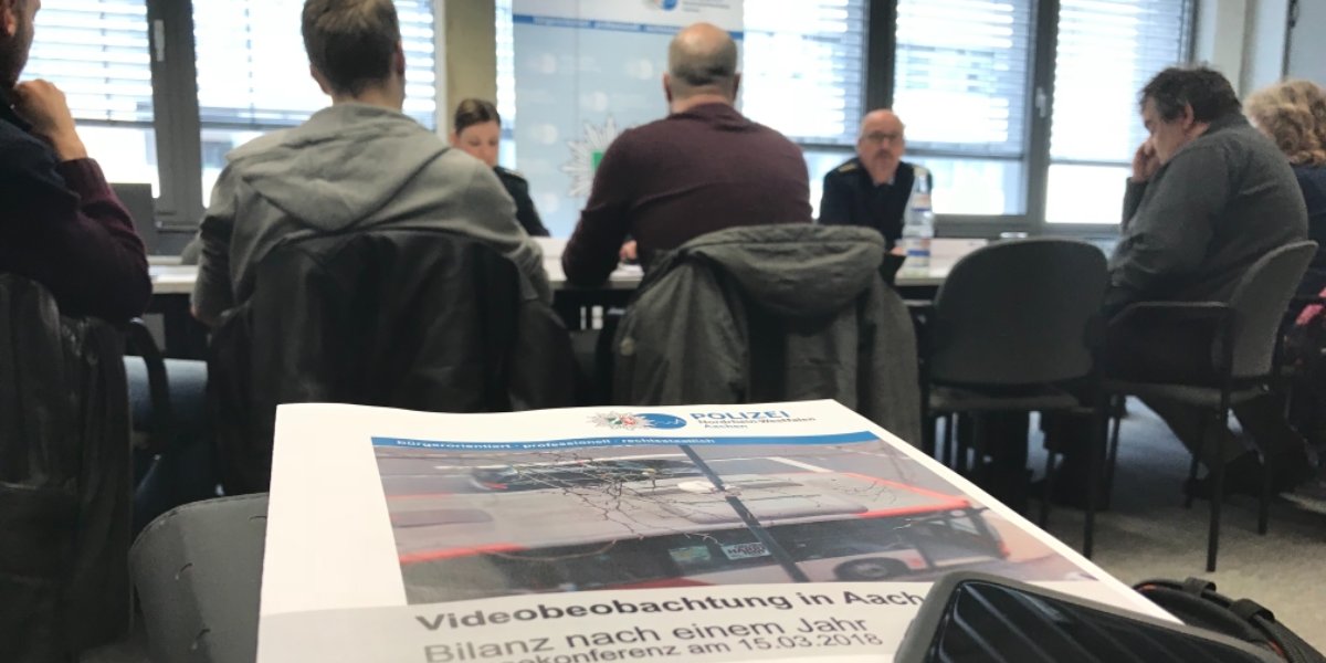 Polizei_NRW_AC's tweet photo. Helmut Lennartz, Leiter der Direktion Gefahrenabwehr / Einsatz: Die künftige Fortführung der #Videobeobachtung am #Bushof wird fortwährend im Rahmen der gesetzlichen Vorschriften geprüft. Eine unbefristete Aufrechterhaltung der Maßnahmen ist somit ausgeschlossen. https://t.co/4XuAzrrIFl