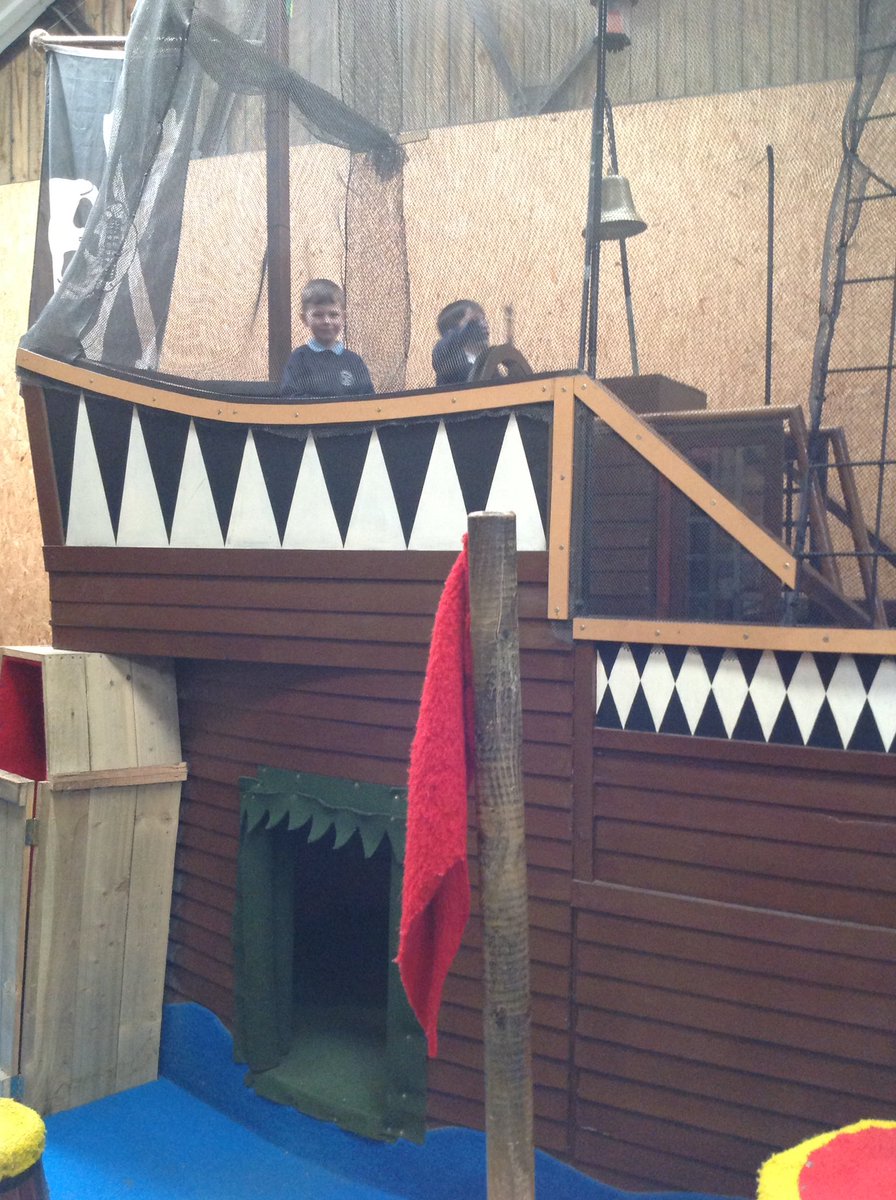 swallowdaleps's tweet image. F2 are burning off some excited energy before they look at the different animals. The adults are very impressed with the creative language they are hearing! #firstschooltrip #makingmemories #usingourimagination