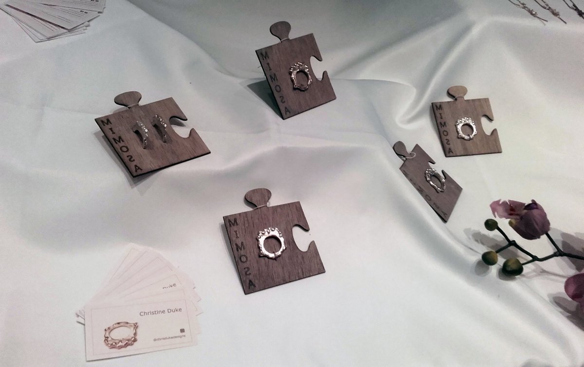 ChrisDukeDesign's tweet image. Thank you to all the people who visited #DUSA for #mimosajewellerygroup to help us celebrate #InternationalWomensDay selling project.  The whole experience and your lovely feedback is invaluable to us as undergraduates. #IWD18 #Jewellerysale #PressforProgress