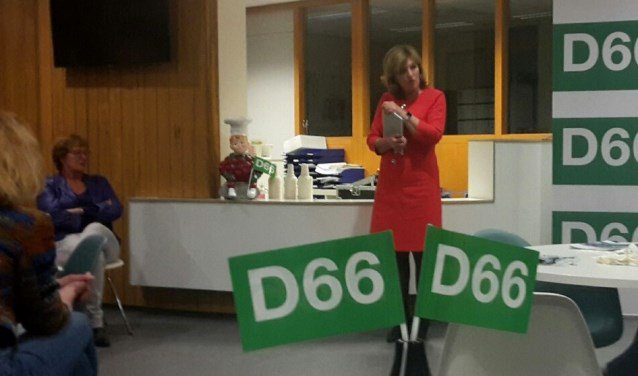 Veel belangstelling thema-avond Pia Dijkstra met over zorg TIEL D66 Tiel blikt terug op een geslaagde thema-avond over zorg, afgelopen maandag. Drie gastsprekers van naam hielden een inspirerend betoog. Paul Hijne, directeur van Brede... twib.in/l/8Lr9eAMqq5pq