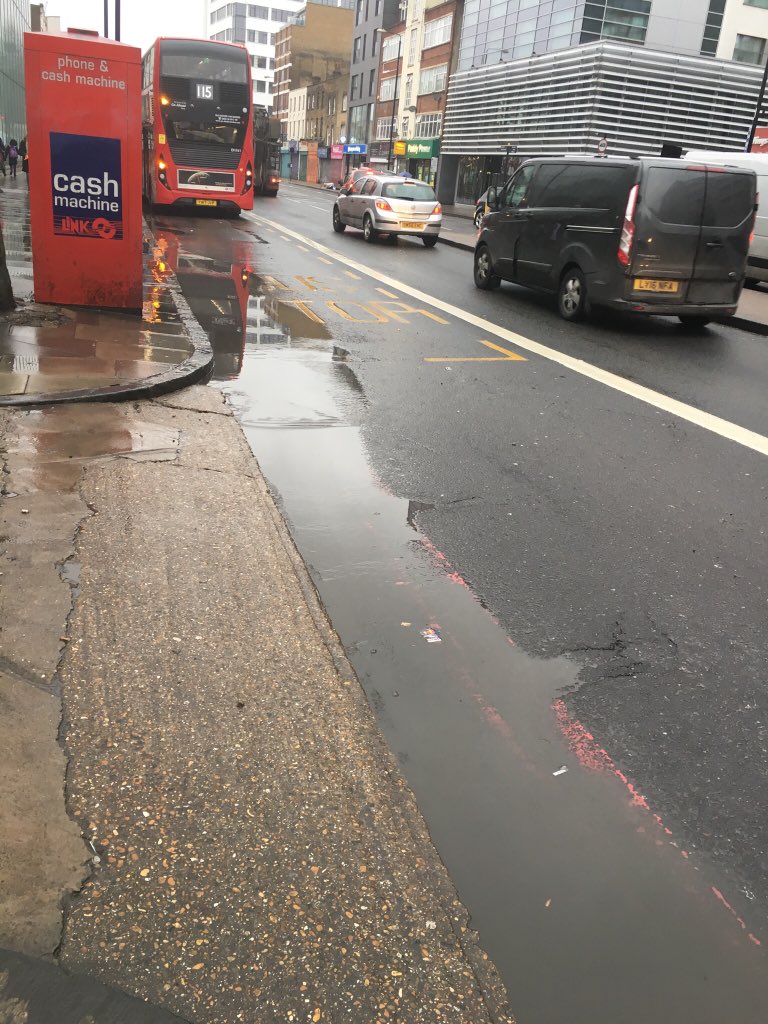 Kika_GuideDog's tweet image. Whist waiting to cross, I had to think quickly &amp;amp; only just managed to pull dad away from the edge of the kerb so that he didn’t get soaked as the bus passed by  🚌 💦 🐶 🧔🏽
#GuideDog @BlindDad_Uk #LifeOfAGuideDog #QuickThinking @TfLAccess #London