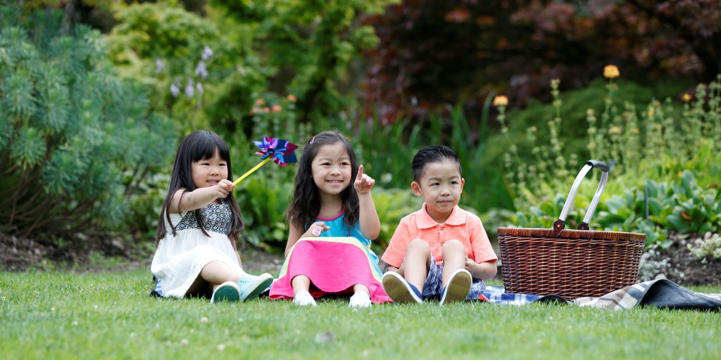 VanDusenGdn's tweet photo. Come explore 55 acres at @vandusengdn with over 7,000 plants from around the world! Kids get in free until March 29! Offer details: https://t.co/TKiRFDmBOv https://t.co/HKTtWFuNmD