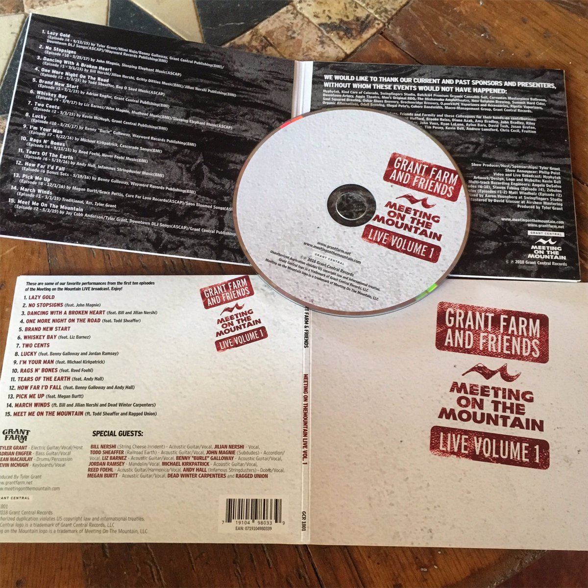 tylerguitar's tweet photo. Oh the joy of getting things done! @MOTMLive #11 an LIVE Album Release party next Thurs, 3/22 @thelyriccinema w Jilian an @BNershi @taarkamusic @GrantFarm an #BennyGalloway. National Release the following day. Pre-order at https://t.co/5JcpXJ6gse #KissTheGround #MOTMLive #Farmily https://t.co/JlRcMpj0cY