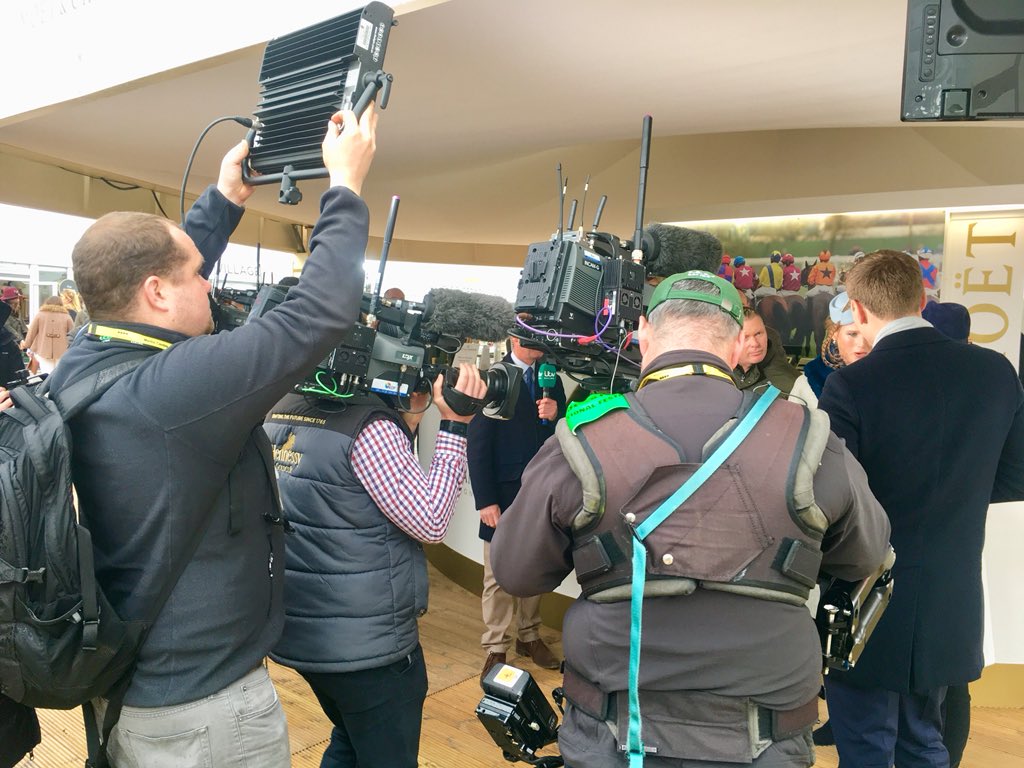 stevechalles's tweet photo. Pics - 2: huge effort from @NEP_UK with Equinox and other units in action on Day 3 of #CheltenhamFestival for @itvracing https://t.co/sZG9bI5BaV