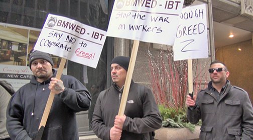 Railroad Workers Protest over Safety at Executives Conference youtu.be/NkoYkG-Fhxk <a href="/LaborBeat/">Labor Beat</a> <a href="/BMWEDIBT/">BMWED</a> <a href="/ChicagoJwJ/">Chicago JwJ</a>