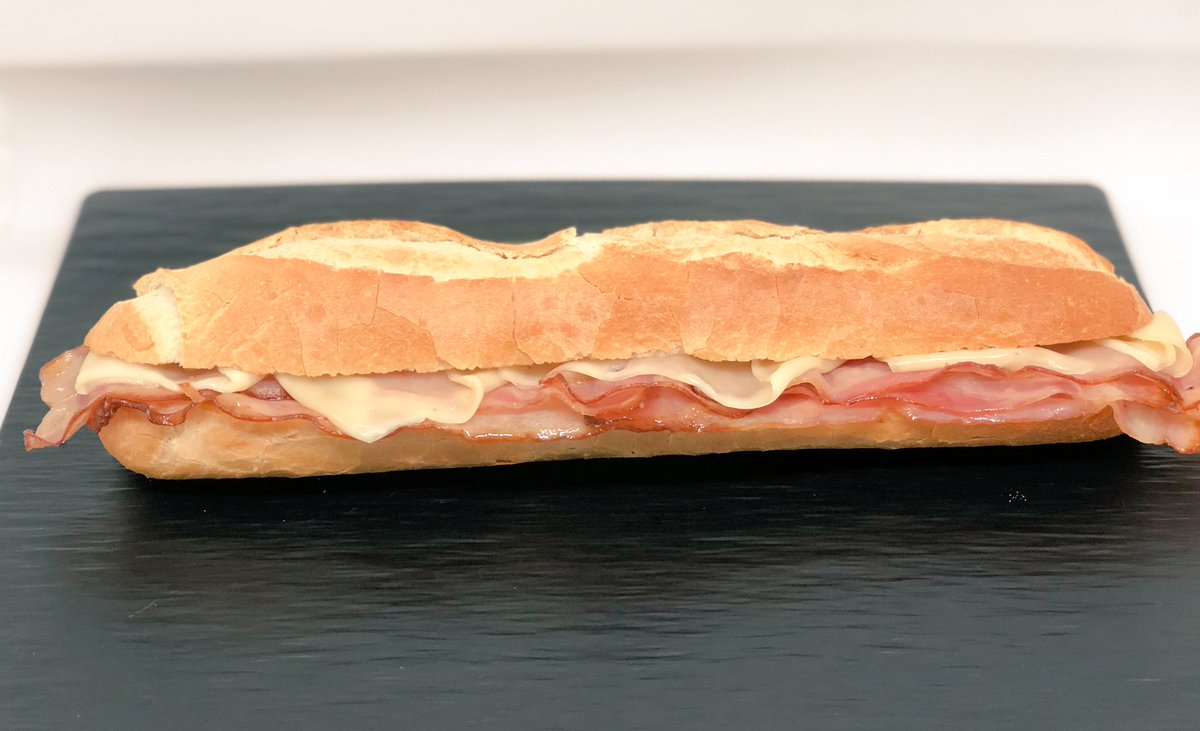 Lemmes_es's tweet photo. Una buena idea!! @CervezaLaVirgen con un delicioso y recién preparado bocadillo #Lemmes #padilla31 https://t.co/wjRRVTdpKC