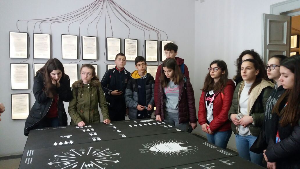 OSCEinAlbania's tweet photo. #YouthEvents supported by @KulturaGovAL & @OSCEinAlbania:“FanNoli”SecondarySchool students visited @LeavesHouse Museum,learning about Sigurimi’s operative work& meeting with writer Luljeta Lleshanaku, who told story of her family’spersecution by CommunistRegime #WeStartTalking https://t.co/KYKeRIJCHg