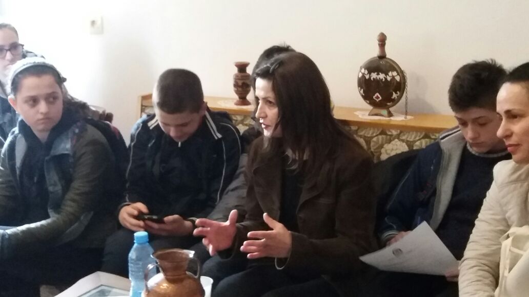 OSCEinAlbania's tweet photo. #YouthEvents supported by @KulturaGovAL & @OSCEinAlbania:“FanNoli”SecondarySchool students visited @LeavesHouse Museum,learning about Sigurimi’s operative work& meeting with writer Luljeta Lleshanaku, who told story of her family’spersecution by CommunistRegime #WeStartTalking https://t.co/KYKeRIJCHg