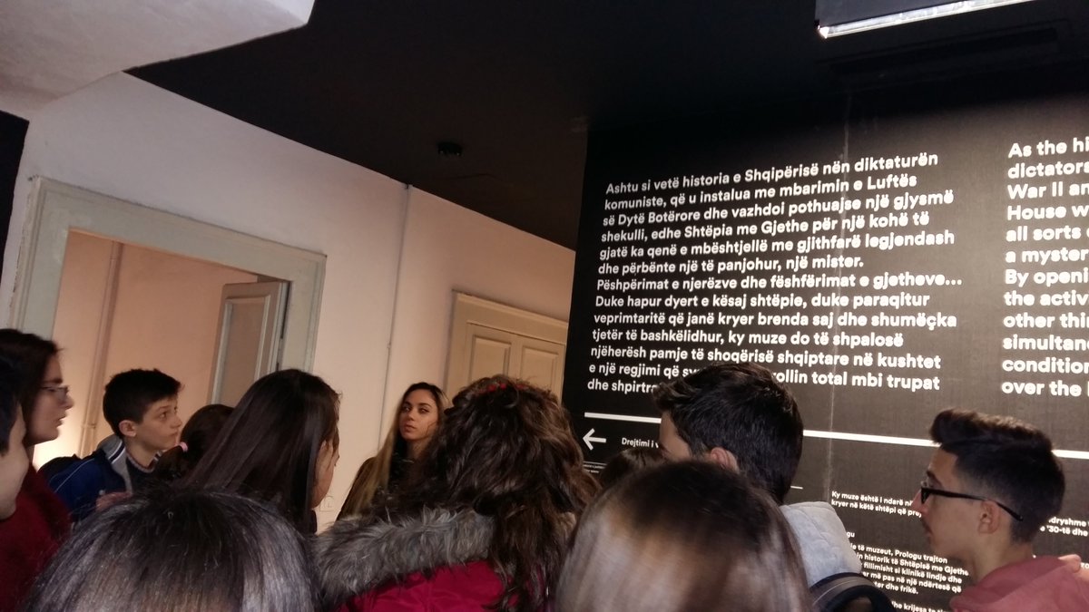 OSCEinAlbania's tweet photo. #YouthEvents supported by @KulturaGovAL & @OSCEinAlbania:“FanNoli”SecondarySchool students visited @LeavesHouse Museum,learning about Sigurimi’s operative work& meeting with writer Luljeta Lleshanaku, who told story of her family’spersecution by CommunistRegime #WeStartTalking https://t.co/KYKeRIJCHg