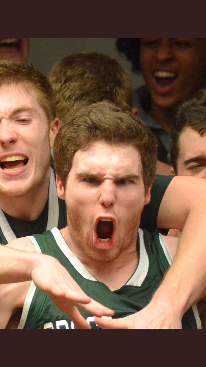 dom_silverio99's tweet photo. 🌊When you realize that Dover basketball is going to the ship🌊 https://t.co/T4yvi6wBF3