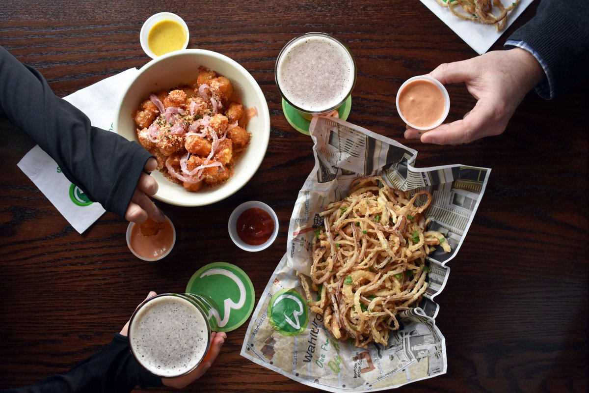 The best dunks include wahl sauce.  #wahlburgers #housemade #wahlsauce #chefpaul