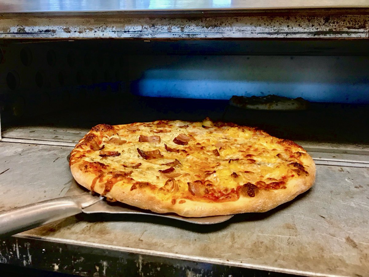 PiPizzaHtx tweet media