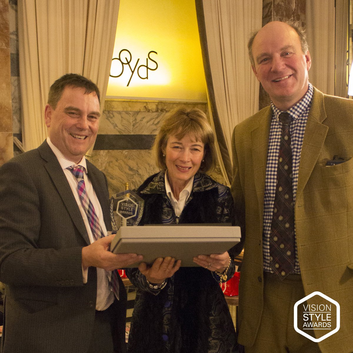 VisionLinens's tweet photo. Finally, Laurie presents Neil and Mary from @3Glens with their award for 'Eco-Champion of the Year' at the #VisionStyleAwards event.
3 Glens is a luxury eco-home near the village of Moniaive in Scotland; combining luxury with sustainability. #EcoFriendlyDesign #HotelDesign https://t.co/QOA8EeIY8h