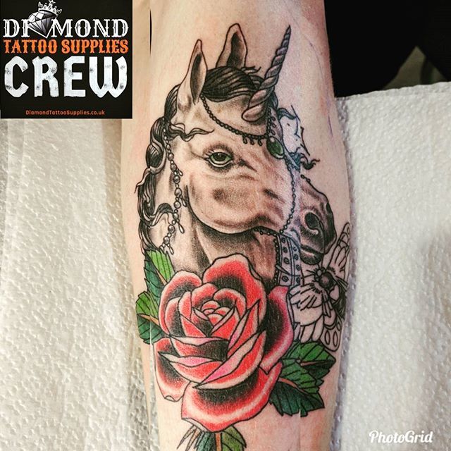 noirink89's tweet photo. Got to do a #unicorn #traditional #tradflash #style #tattoo was fun to do #rose #boldwillhold #oldschool need to finish #butterfly #tattoos #tattooartist #artist #girlswithink #girlswithtattoos #drawing #art #ink #freshink #fresh #illustration #illustrat… https://t.co/CnKtGZ5PZi https://t.co/so9V4xJVtG