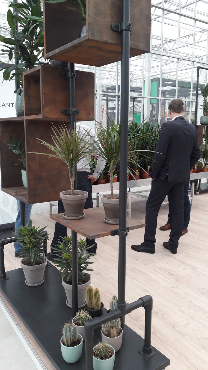 De beurs zit er weer op! De eerste beurs in het World Horti Center in onze splinternieuwe stand. Heeft u ons gemist en wilt u nog even bijpraten, dan bent u uiteraard welkom op de Zwethlaan. We zien u graag!