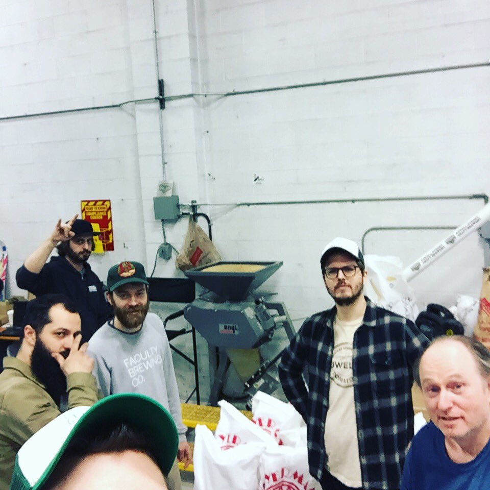 DoansCBC's tweet photo. This is happening today!!! #collabbrew with our very good friends at @powellbeer !! WOOO!! :):) #BCBeer #Doans #WCIPA #takingitbackoldschool #backtobasics #beerfun #yeastvan #collab #VanCraftBeer #smiles #evanselfie https://t.co/VG2heYVWhb