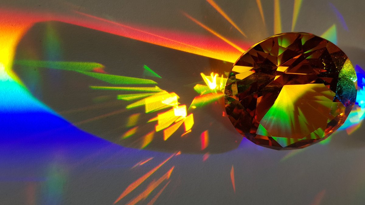 Mr_Matsangouras's tweet photo. Skye in year 11 has been experimenting with light and colour for her Art project @ChiswickSchool 
Thank you, Sir Isaac Newton!Diamonds and rainbows are a GCSE students best friend #gcseart #arteducation #colour #prism https://t.co/cu5lw0OX1x