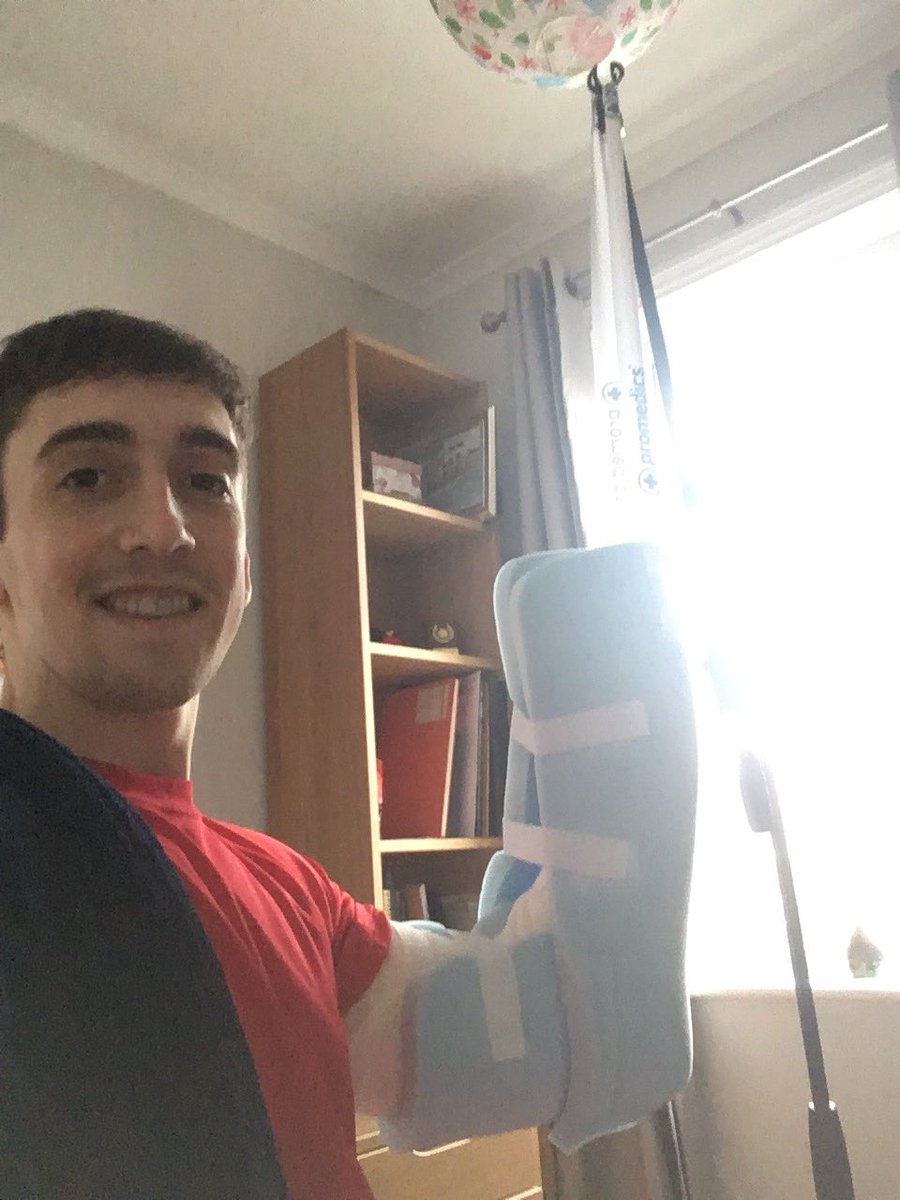 1001 uses for a mic stand... #musician @NeedMusicLtd