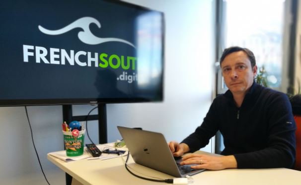 FrenchSouthD's tweet photo. [📝👱Interview] Découvrez le parcours atypique de @TF_FrenchSouth, avant de devenir DG de #FrenchSouth.digital ! 
➡️https://t.co/2bO15PT45A 
Portrait by Simon BOTTEAU alumni @univpaulvalery https://t.co/g2wQ44mb6B