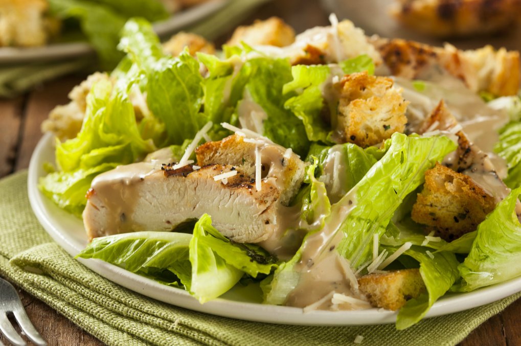 taherChefTeam's tweet photo. Maybe don't eat this salad around people that say they're your friends. https://t.co/RufFXCqUcG