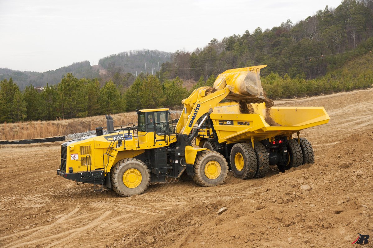 core_machinery's tweet photo. Take a look at the Komatsu WA600-8 loading the HD605-8! #komatsu #roadmachinery #WA600 #HD605 #ibuildamerica #ibuild #dailyconstruction #earthmoving #heavyequipment #heavyequipment365 https://t.co/nGhAF38e0L