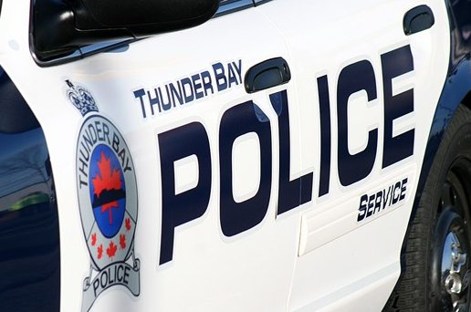 Knife-wielding suspects sought in northside robbery #tbay ow.ly/MZZr30iXYVX https://t.co/sBNR1RMOqj
