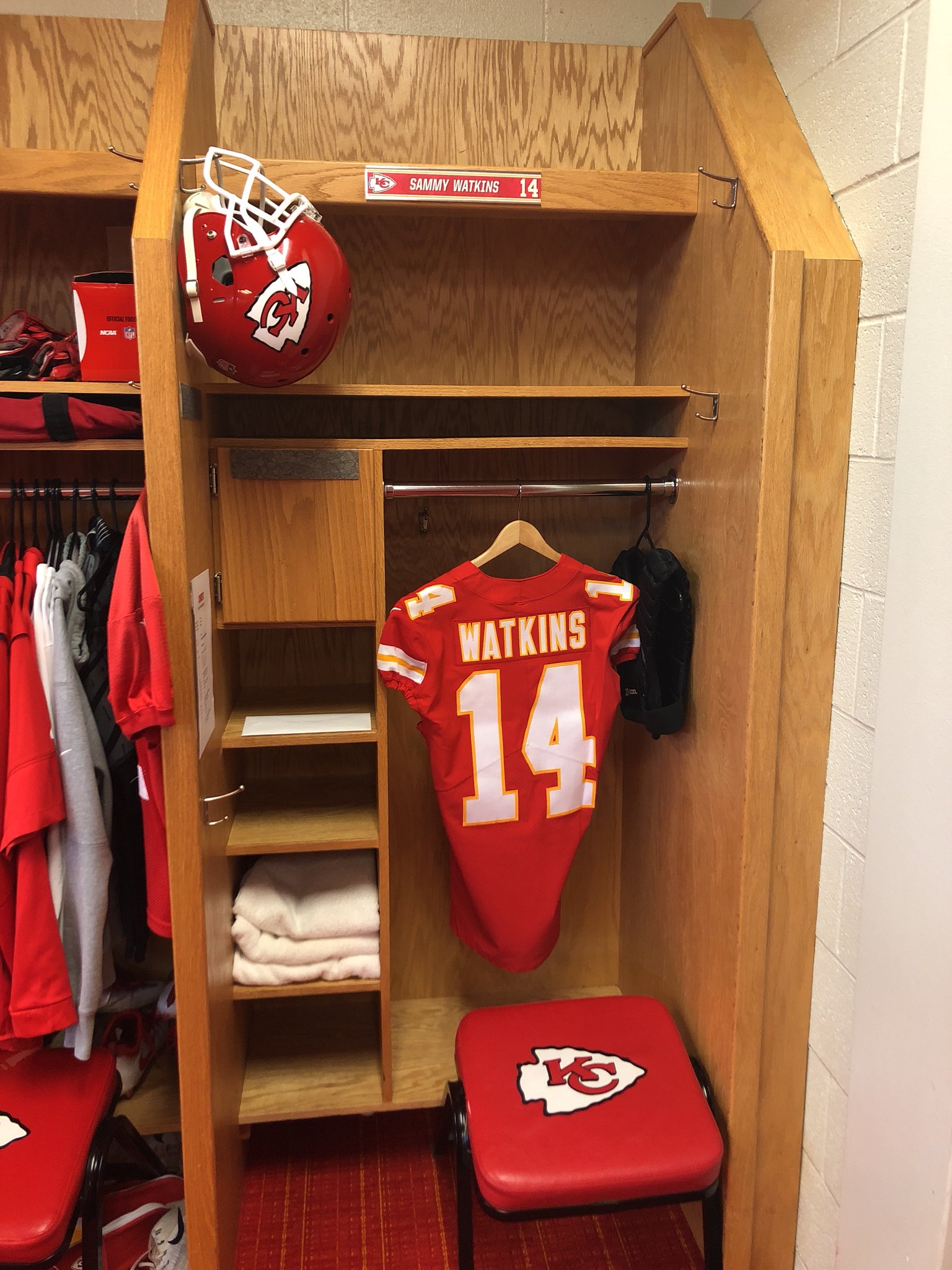 Clemson Locker Room Vs Nfl Locker Room Tigernet