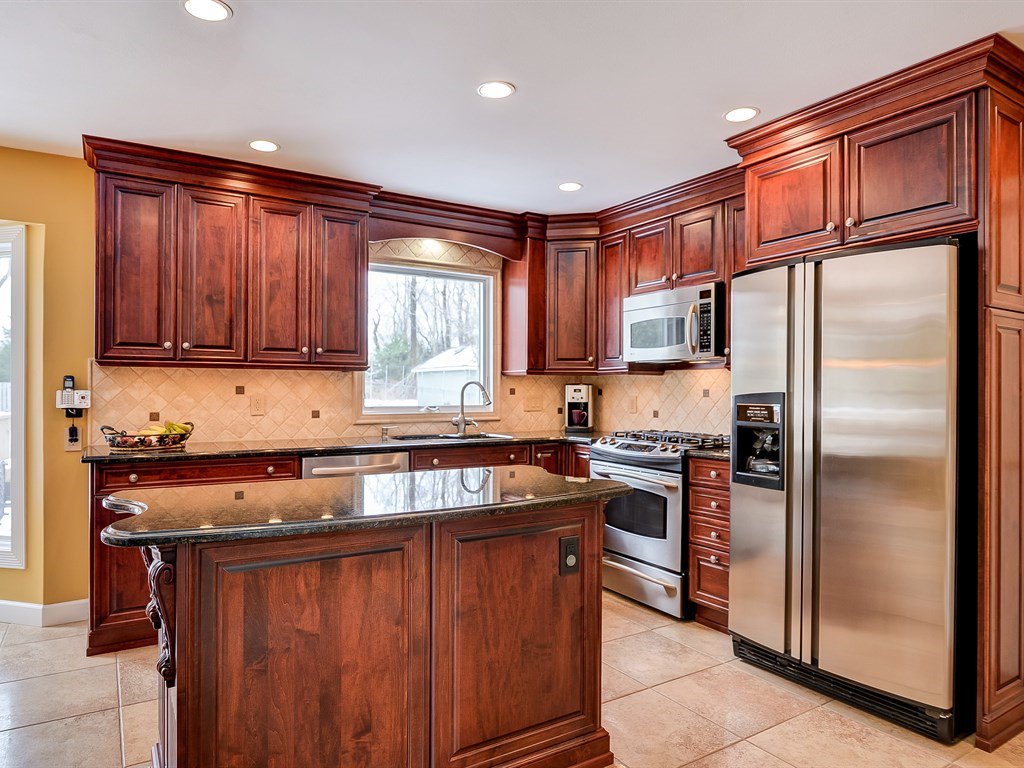 TourFactoryCNJ's tweet photo. 🏚️ #TouroftheDay! 🏚️
3 Robbie Ct, #Morganville 
Photos by Guy Argenzio. 
See the full tour! --> https://t.co/HRiBwwDtBf
#TourFactory #RealEstate #NJ #CentralNJ #MonmouthCounty https://t.co/nqr9i22ssu