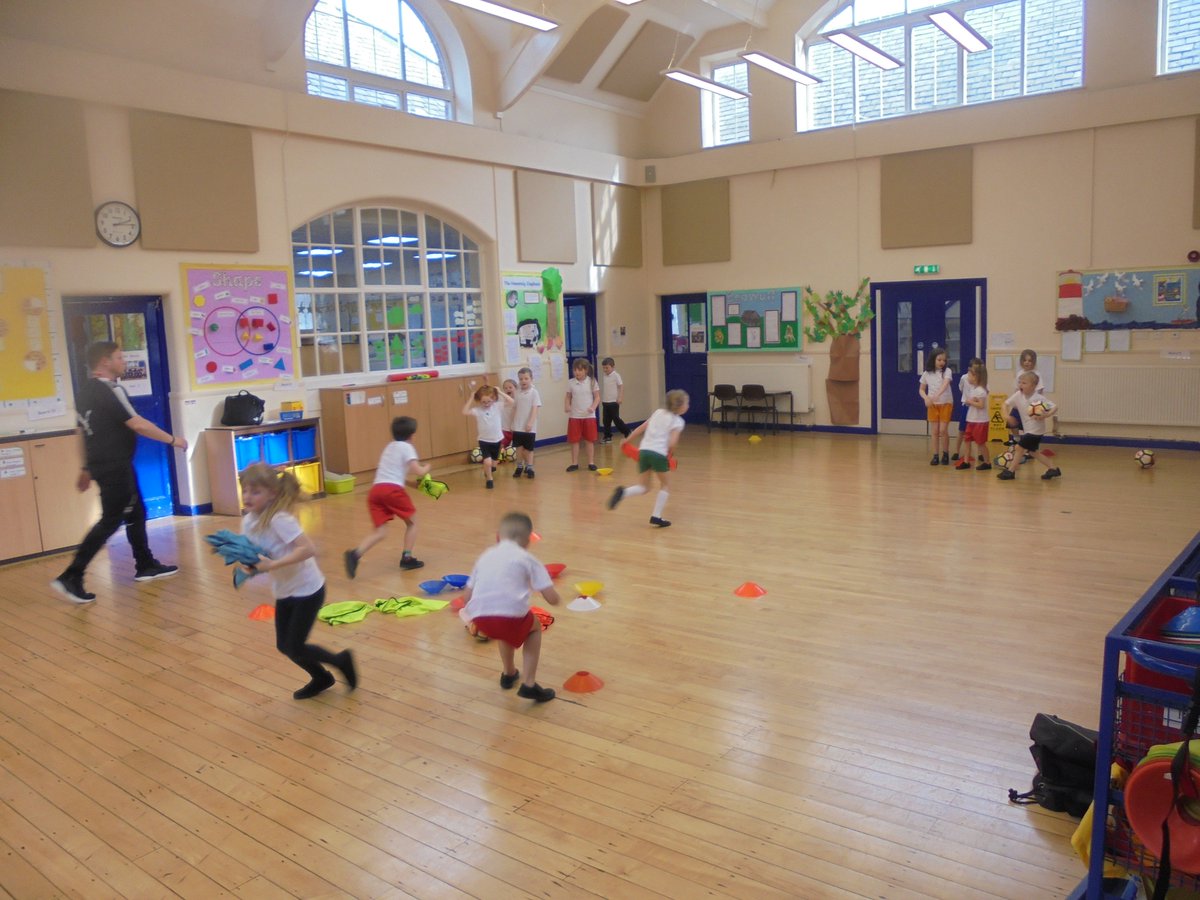 CPAMrsTweddle's tweet photo. A great afternoon with @NU_Foundation learning about healthy eating and developing our football skills @CroftwayPrimary https://t.co/0SSTazLHep
