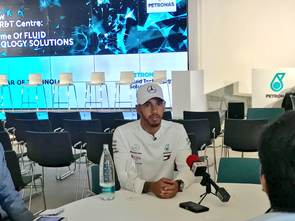 rachelcavers's tweet image. Lewis Hamilton helping to promote @PET_Motorsports new R&amp;amp;T global centre in Turin yesterday #FluidTechnology #F1