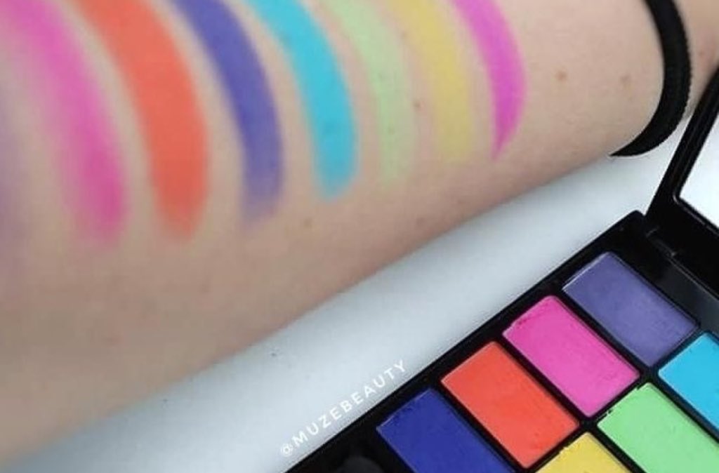 beautyuktweets's tweet photo. How gorgeous are these #swatches of our ✨Wild & Wonderful Eyeshadow Palette✨ by #muzebeauty ?!💎💙💜 https://t.co/l6qYo13nCi