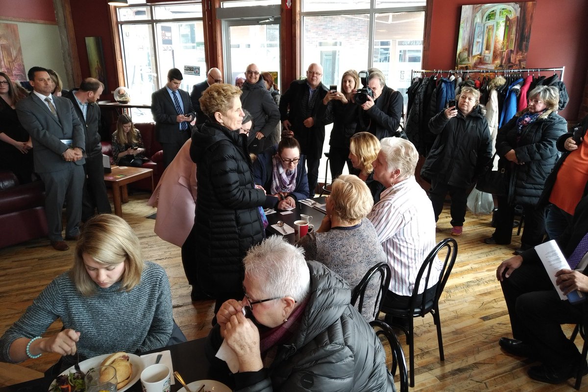 The premier has arrived. She is speaking with patrons. #onpoli https://t.co/fzI6vvKjT2