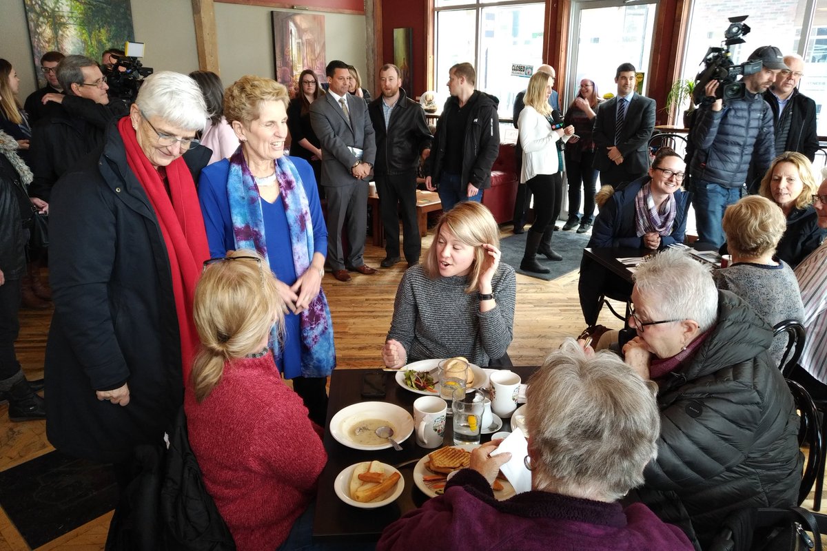 Another of the public speaking with @Kathleen_Wynne https://t.co/1EaBKlagAk