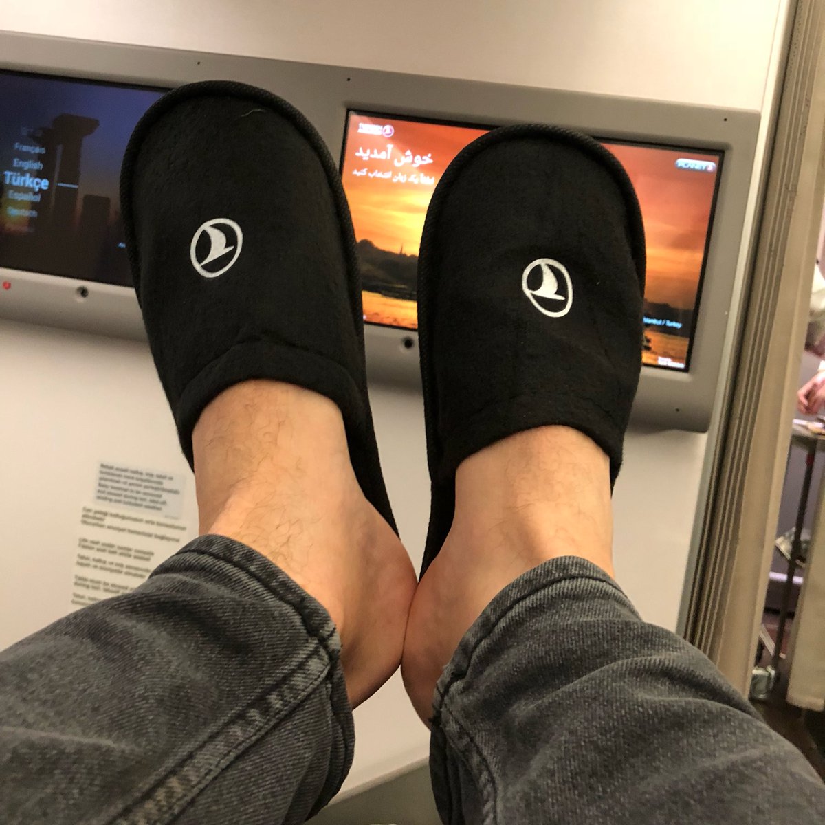 LuisitoComunica's tweet photo. ¿Qué tal estos PANTUFLONES que me dieron en el avión?

Nada mal, ¡¿eeeeh?! 😏🛩 @TurkishAirlines https://t.co/WF8HYTR2FA