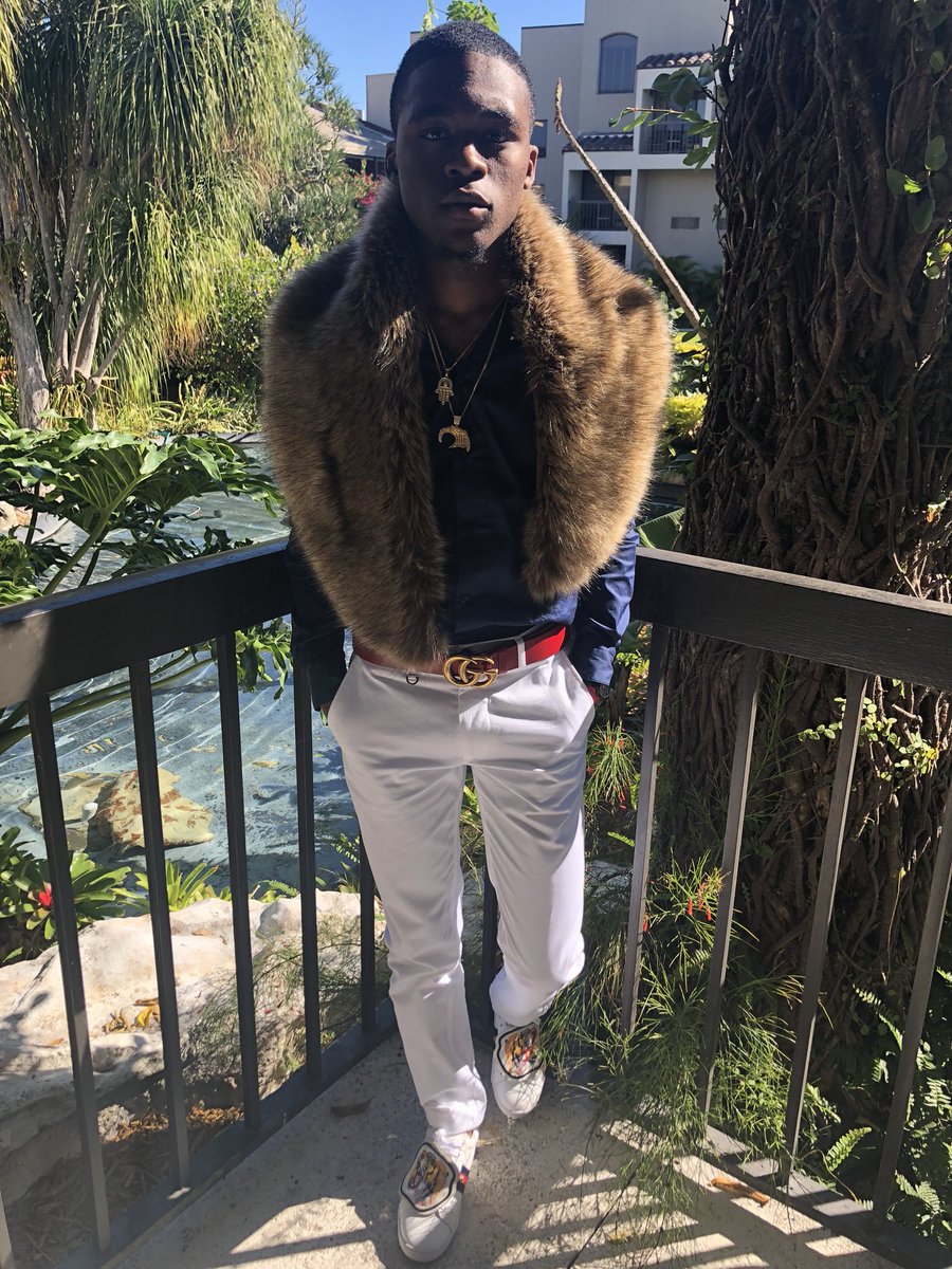 kvng_shakey's tweet photo. 👹Drop The Bad Habits &amp; Life Got GUCCI 🤑🌊
#WestJun18rBrunch 🤫 https://t.co/zUmi12NsHH