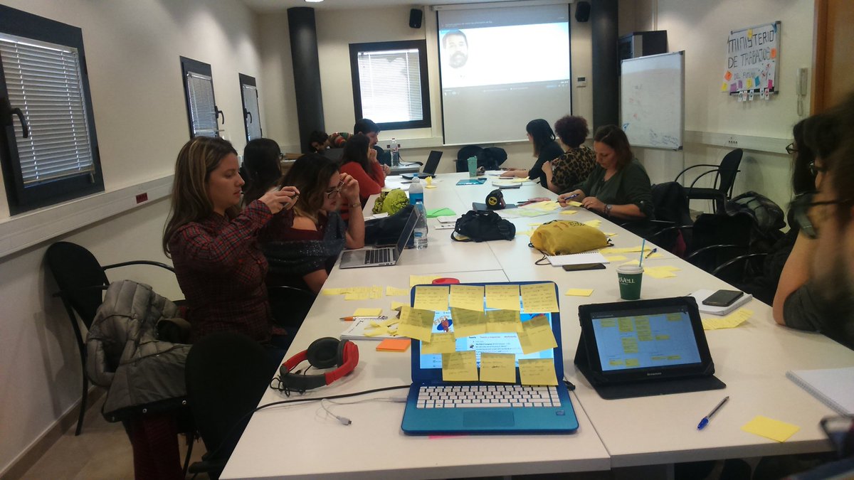 FishEcompany's tweet photo. This session at @ExplorerByX in @santfeliuinnova space is about hypothesis, to #think find more about our #project.
It's good to #Question ourselves, find #perspective in what whe do!
#KeepGoing! https://t.co/lMQLnxZlcu