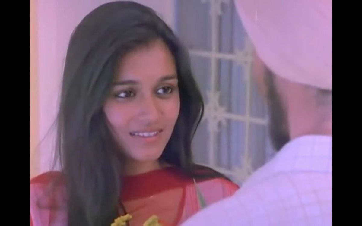 How lovely does #SupriyaPathak look in #GovindNIhalani's #Vijeta