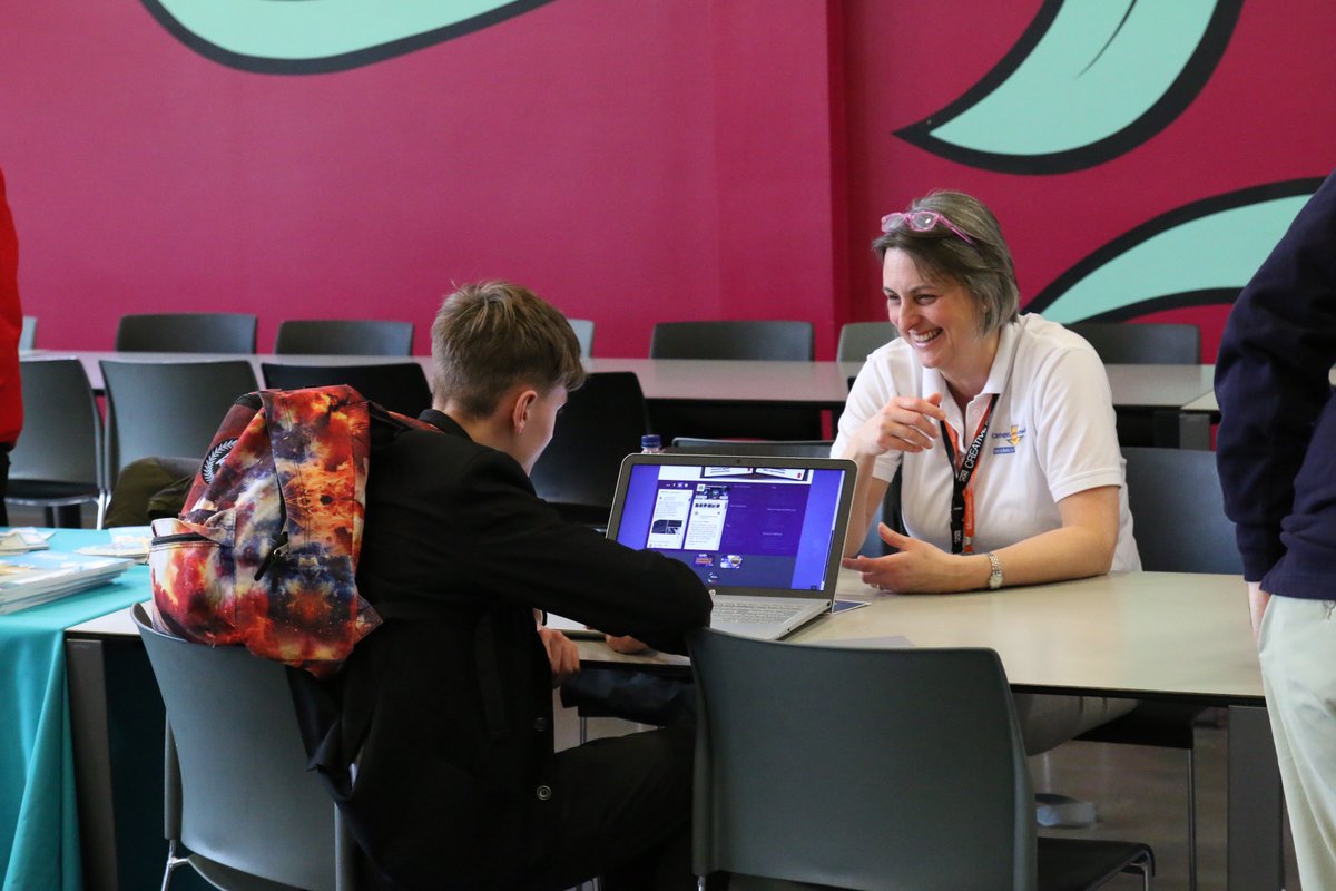 MerchantsAc's tweet image. Find your post 16 next career step - Are you destined for university or an apprenticeship?