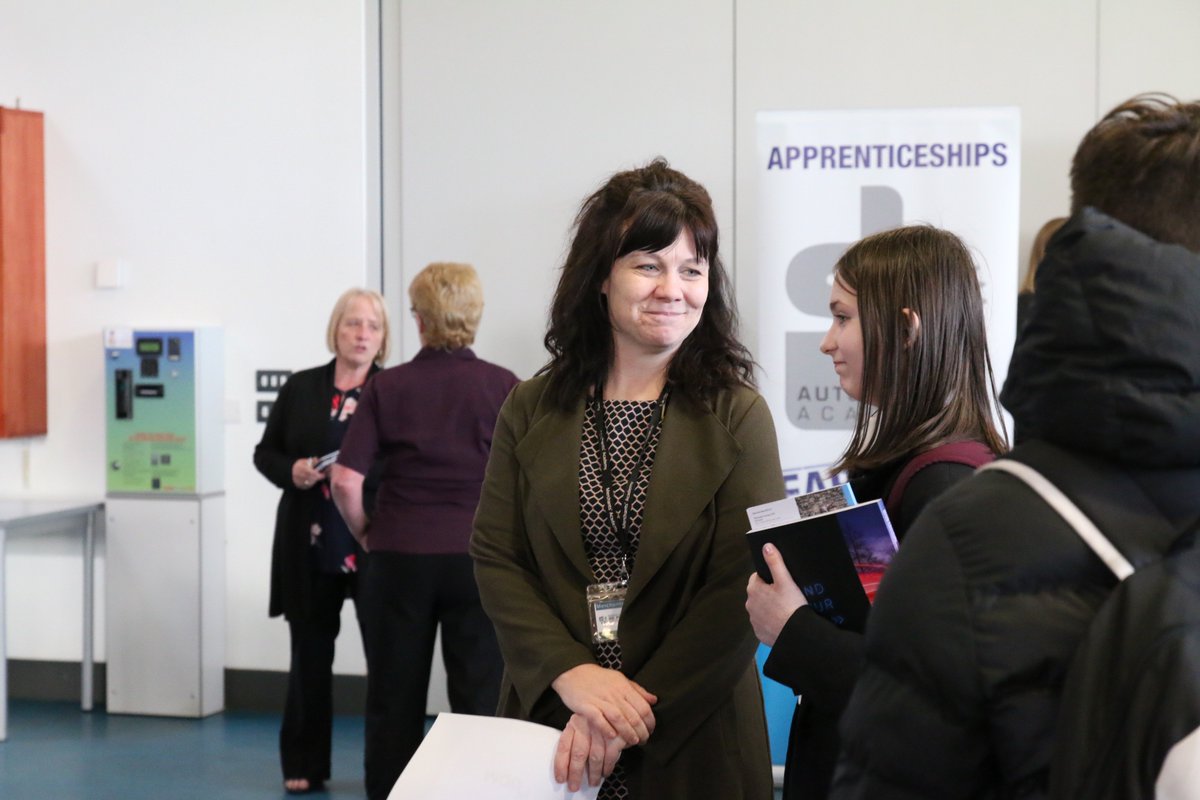 MerchantsAc's tweet image. Find your post 16 next career step - Are you destined for university or an apprenticeship?