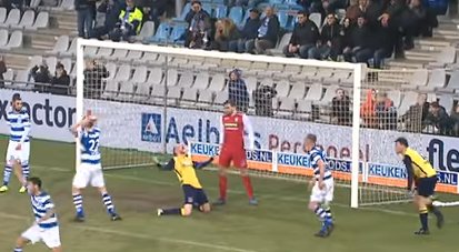 FrankBerk86's tweet photo. Mijn moment van de derde periode? De oerkreet van Daniël Breedijk bij De Graafschap uit na de zoveelste verdedigende actie! #fcdordrecht #breedijk #held #momentvandederdeperiode https://t.co/XVNJHTdPal