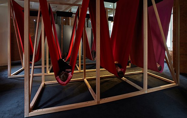 Chromachat's tweet image. Fatigue inhibits sensible decision making. (BBC Science:  Human Body &amp;amp; Mind) Intelligent workplace design embraces the need for sleep. thespaces.com/2015/07/07/des… @HASSELL_Studio @draiscistudio @Haworthinc @designcouncil @thespacesmag @DrMikeFarquhar @NHSEngland #fightfatique😴💤