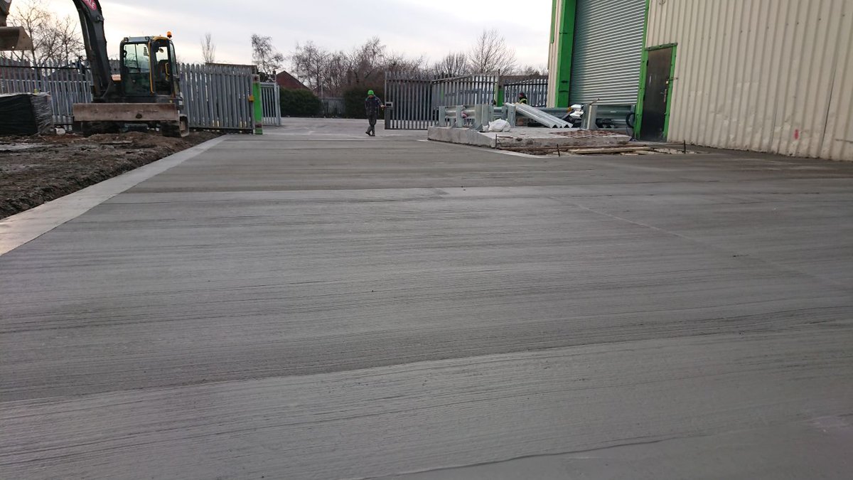 PryjenConstruct's tweet photo. Newly laid concrete yard  #Construction #concrete https://t.co/7Bb6mOKpgq