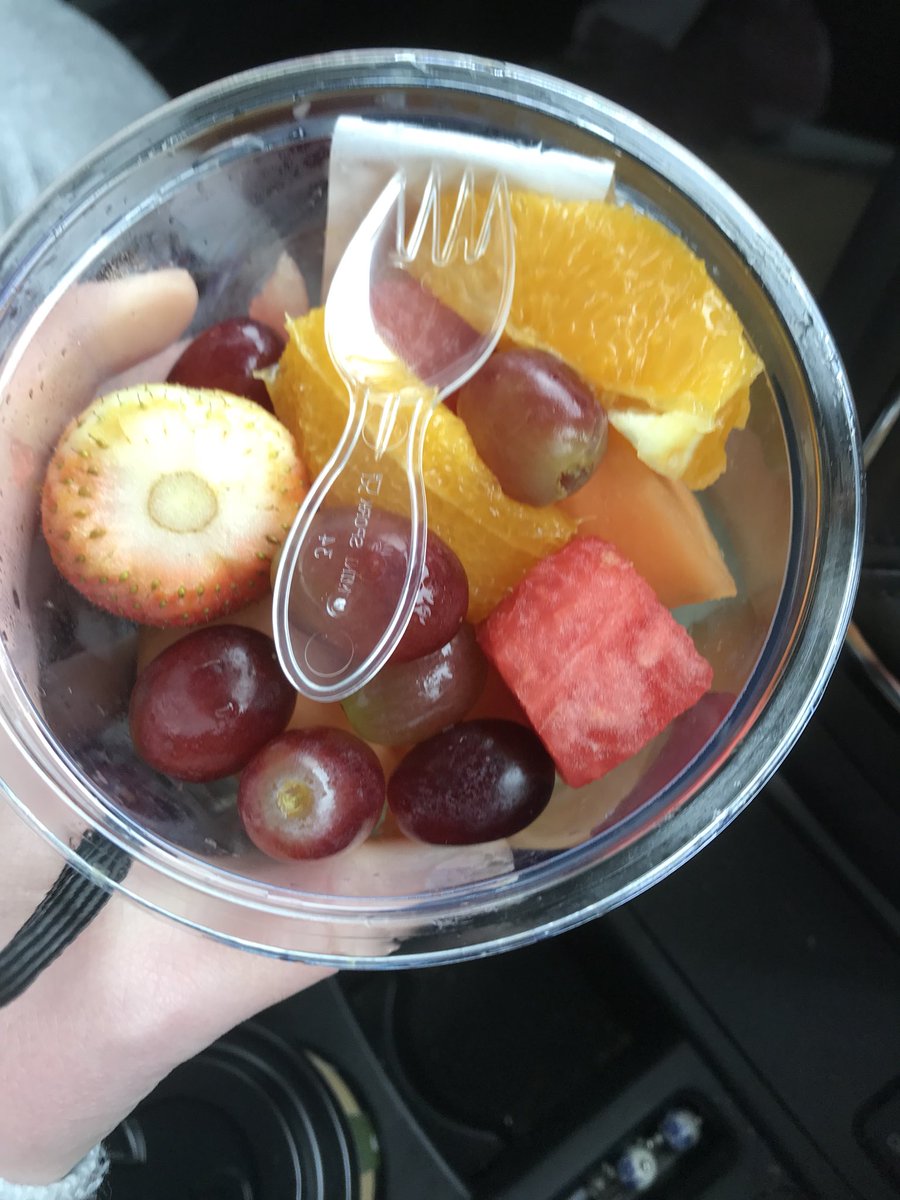 Clairelohanlon's tweet image. Avoided the chocolate at the AppleGreen @warrenyorkhypno 🙂👍 #DifferentChoices