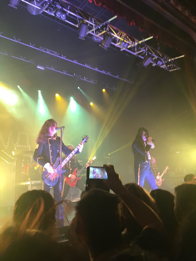 mzz_alpha's tweet photo. Last night was simply amazing guys, your music made us fly. 👑🎸 @Johannes_Avatar https://t.co/3mPHAzH2z5