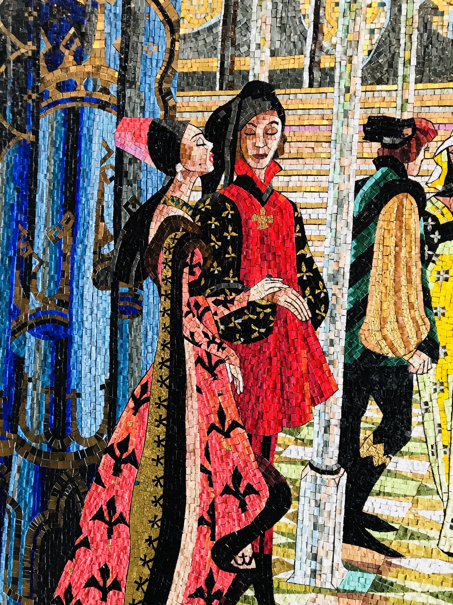 石黒千尋 Vtuberデビュー オシバコ始動 ディズニーランド シンデレラ城 回廊の壁画にあるダイヤのイヤリングに触ると幸せになれるんだそうです 皆さんが幸せになりますように と お祈りしてきました ໐ このツイートを見てくれた皆様にも