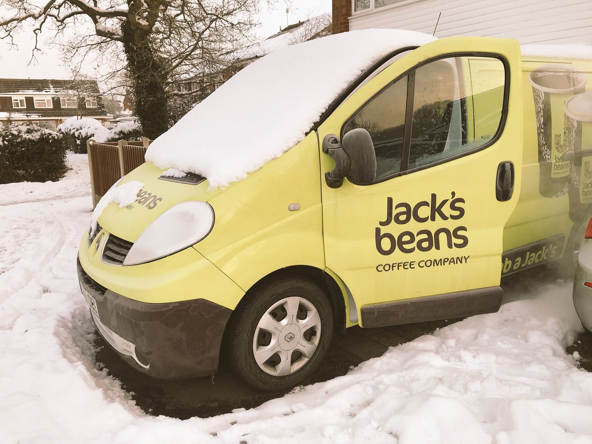 Jacks_Beans's tweet photo. It's so nice to see the sun shining today! Makes a difference to the recent snow...reminds us of this pic from December last year #throwbackthursday #TBT #thursdaythoughts #passiton @PassMyParcel @SmithsNews @Tuffnells https://t.co/SztGsZeF6t