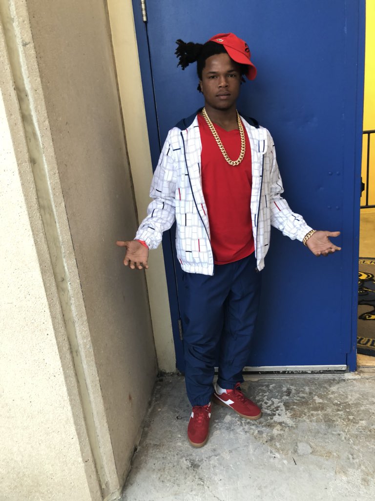 fob_pook's tweet photo. Some look down👇🏾 on me 🐊
Some Look up👆🏾 to me 🐊
Some hating on me 🐊
Some 🖕🏾 with me 🐊
Some adore me 🐊
Some had enough of me 🐊
#JuniorBrunch #FOB #FullOfBlessings🙏🏾#FantasticOutBreak #FocusedOnBetter #GatorBoy🐊 https://t.co/7AhW4Ui1PI