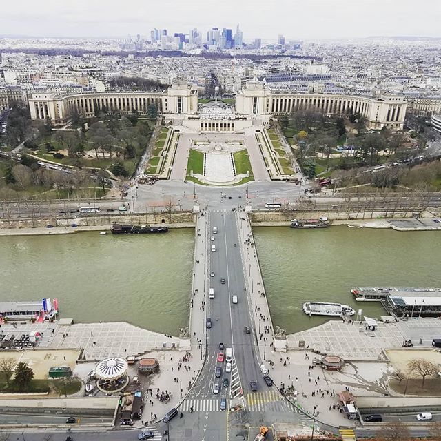 TheDisPartners's tweet photo. View of the Trocadero from the second floor. #Disney #disneylandparis #instadisney #disneyparks #disneyside #Disneylife #disneyfan #dlp #parisdaytour #eiffeltower #trocadero https://t.co/RKjmRtqQhB https://t.co/sD7JuUJPmq